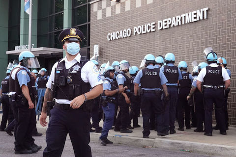 Photo of Chicago Police officers
