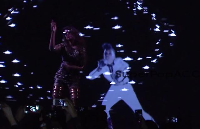 M.I.A. and Janelle Monáe Perform Hologram Duet