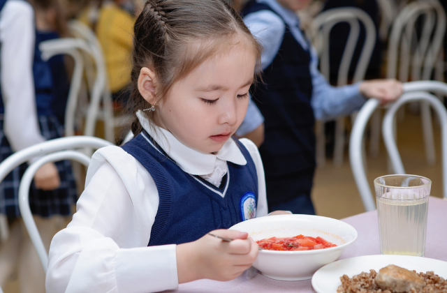 New Federal Bill Proposes Free School Meals for All Children
