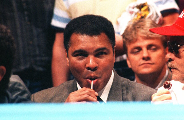 Media Says Muhammad Ali ‘Transcended Race.’ Twitter Goes Off.