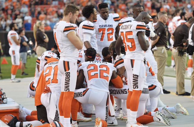 12 Cleveland Browns Players Kneel, Pray for Justice During National Anthem